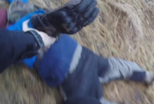 Zběsilý motorkář na Kolínsku! Před policisty ujížděl kvůli drogám i zákazu řízení