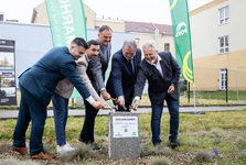 OBRAZEM: Pečky postaví školní tělocvičnu. Děti na ni čekaly 40 let. Koukněte se na vizualizaci OBRAZEM: Pečky postaví školní tělocvičnu. Děti na ni čekaly 40 let. Koukněte se na vizualizaci